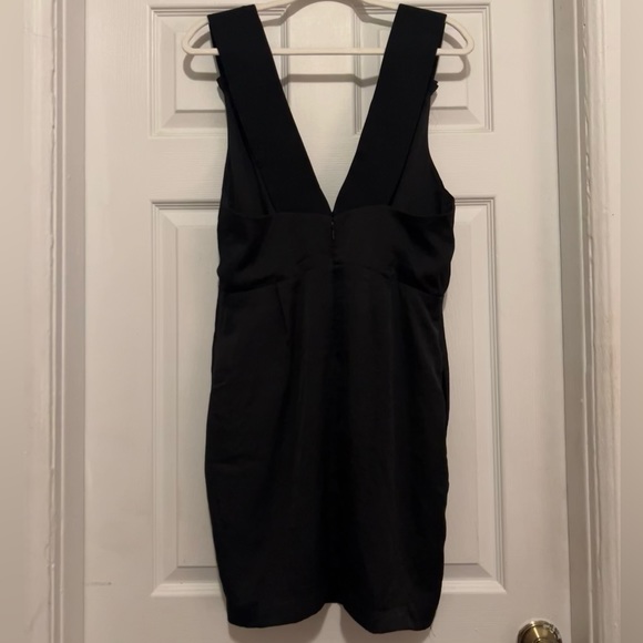 NWOT BCBGeneration Black Satin Mini Pleat Summer Dress With Pockets - Picture 2 of 3